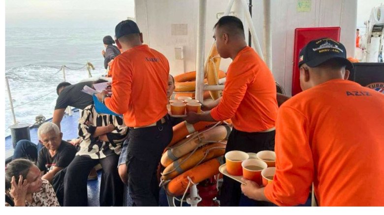 ফিলিপাইনে যাত্রীবাহী ফেরি ডুবে নিহত ১৮, নিখোঁজ বহু...