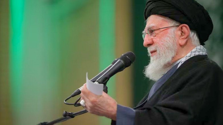 ইরানের বিরুদ্ধে হামলা হলে ‘কঠোর জবাব’ দেবে তেহরান: খামেনির হুঁশিয়ারি...