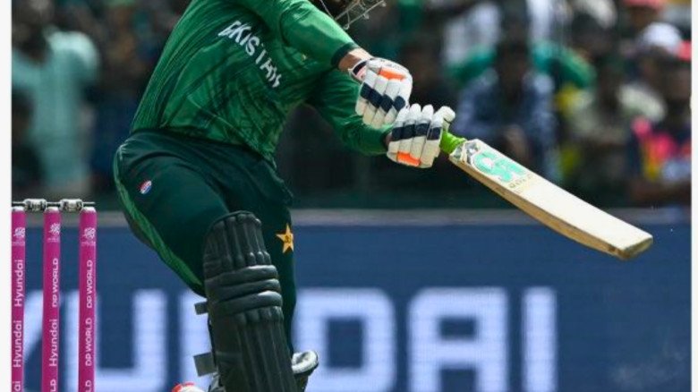 শেষ ওভারের রোমাঞ্চে নেদারল্যান্ডসকে হারিয়ে পাকিস্তানের বিশ্ব