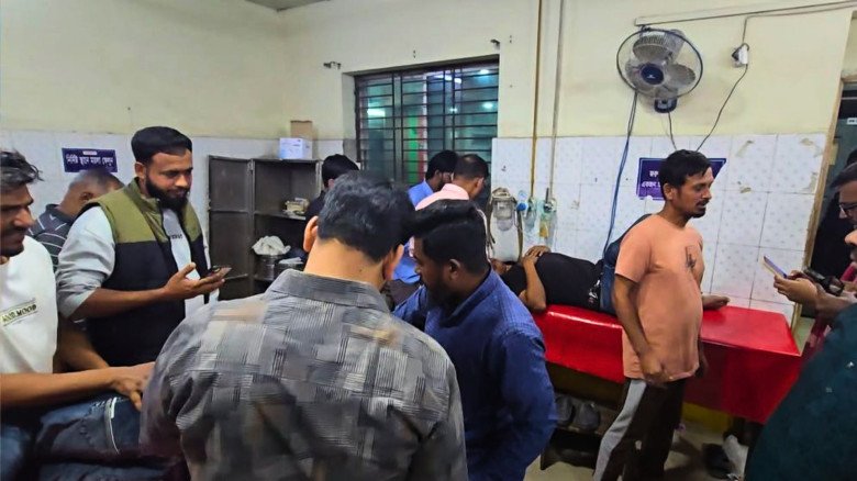 মুন্সিগঞ্জে নির্বাচনী কেন্দ্রের সামনে সংঘর্ষ, আহত ৬