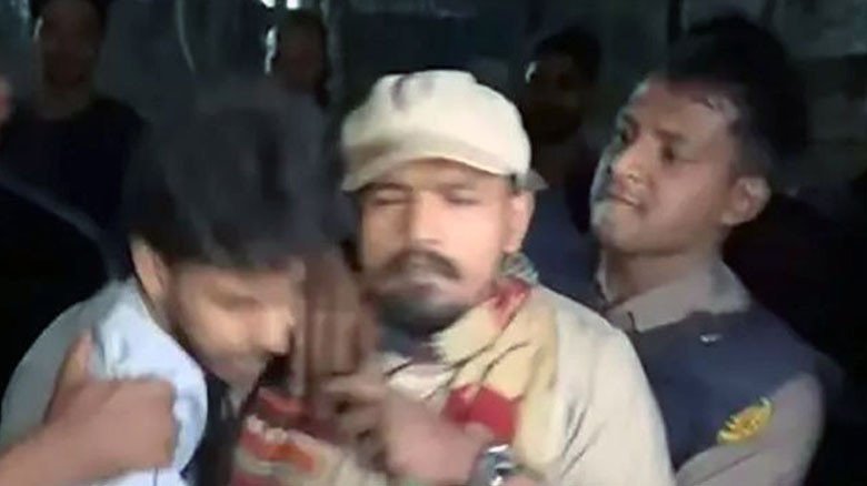 সোহরাওয়ার্দীতে মারধর ঘটনায় ৪ পুলিশ সদস্য প্রত্যাহার